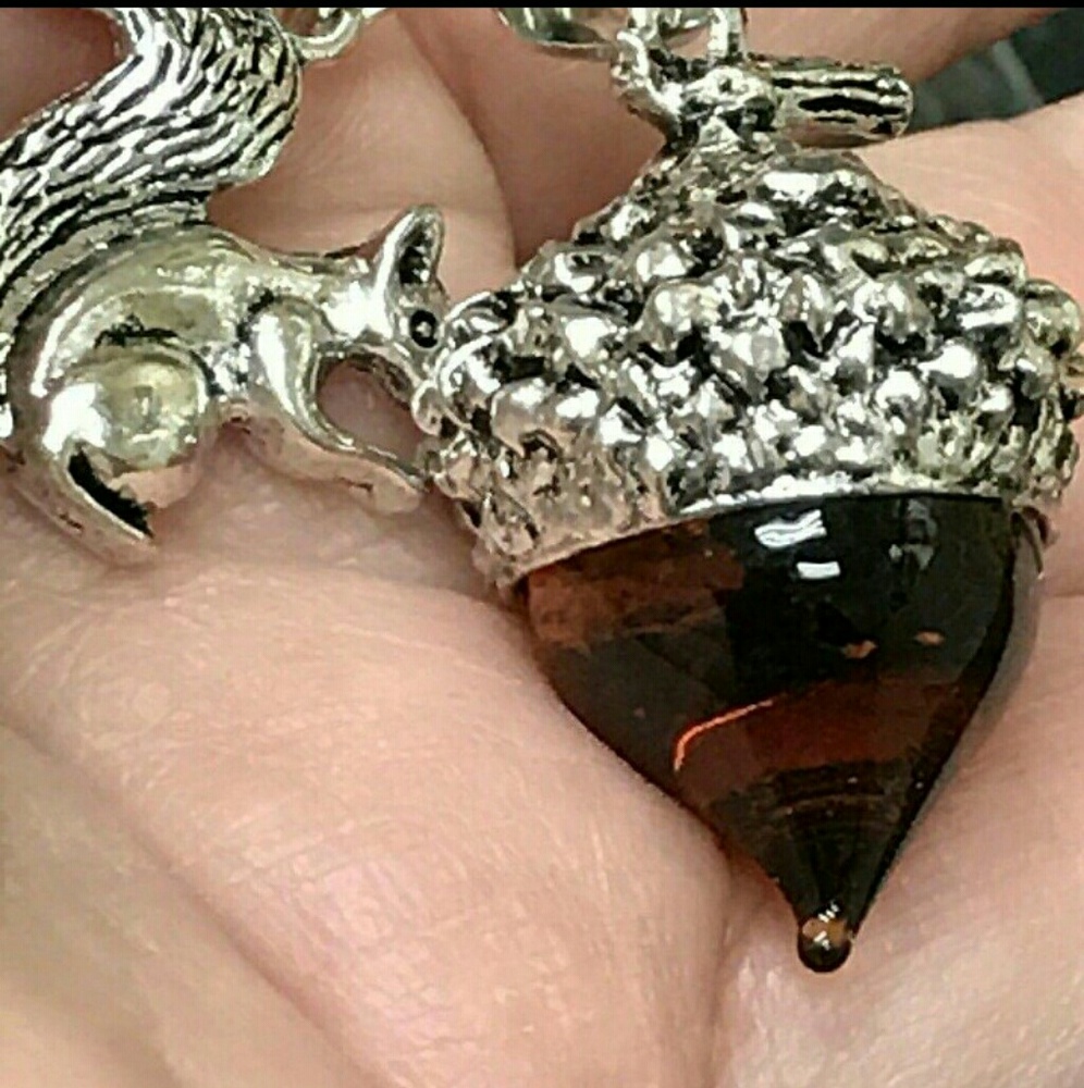 ✨️🐿 HANDCRAFTED SQUIRREL GLASS ACON TIBETAN SILVER NECKLACE CHARM 18"CHAIN ✨️ - Picture 4 of 4